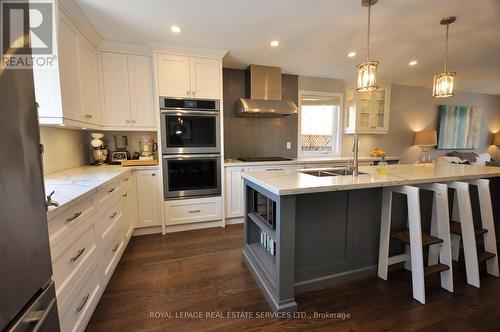 1019 Mesa Crescent, Mississauga, ON - Indoor Photo Showing Kitchen With Double Sink