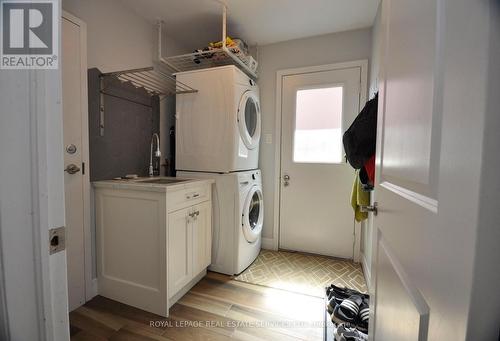1019 Mesa Crescent, Mississauga, ON - Indoor Photo Showing Laundry Room