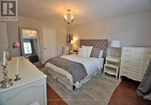1019 Mesa Crescent, Mississauga, ON - Indoor Photo Showing Bedroom