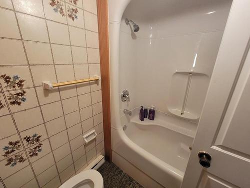 7 Lakeview Drive, Terrace Bay, ON - Indoor Photo Showing Bathroom