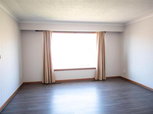 258 Windsor Street W, Thunder Bay, ON - Indoor Photo Showing Other Room