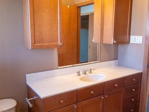 258 Windsor Street W, Thunder Bay, ON - Indoor Photo Showing Bathroom