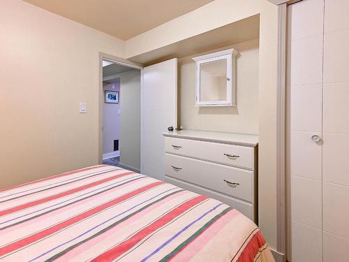225 St Paul Street W, Kamloops, BC - Indoor Photo Showing Bedroom