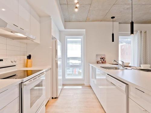 Cuisine - 402-81 Rue Wellington S., Sherbrooke (Les Nations), QC - Indoor Photo Showing Kitchen