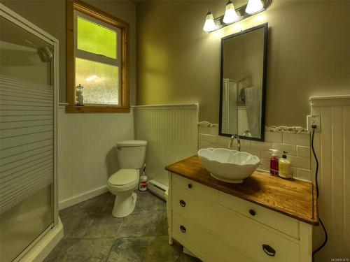 10285 Youbou Rd, Youbou, BC - Indoor Photo Showing Bathroom