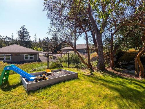 3669 Coleman Pl, Colwood, BC - Outdoor
