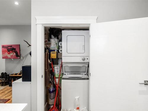 3669 Coleman Pl, Colwood, BC - Indoor Photo Showing Laundry Room