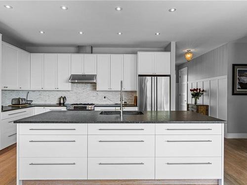 2207 Spirit Ridge Dr, Langford, BC - Indoor Photo Showing Kitchen With Upgraded Kitchen