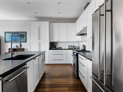 2207 Spirit Ridge Dr, Langford, BC - Indoor Photo Showing Kitchen With Upgraded Kitchen