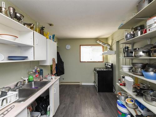 2378 Urquhart Ave, Courtenay, BC - Indoor Photo Showing Kitchen