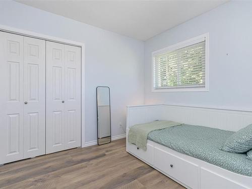 2481 Lynburn Cres, Nanaimo, BC - Indoor Photo Showing Bedroom