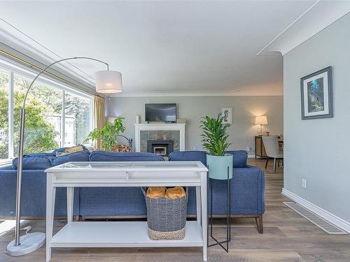 2481 Lynburn Cres, Nanaimo, BC - Indoor With Fireplace
