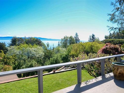 5049 Wesley Rd, Saanich, BC - Outdoor With View