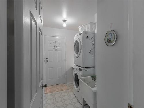 2624 Quill Dr, Nanaimo, BC - Indoor Photo Showing Laundry Room