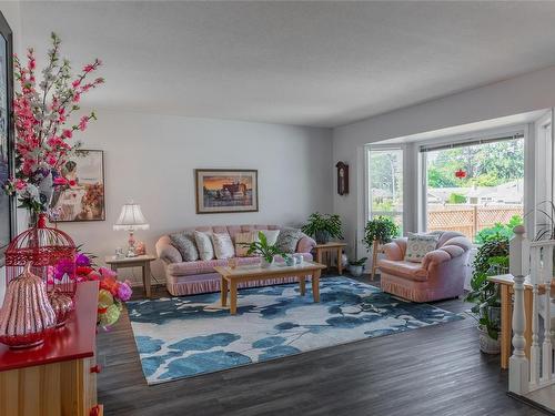 2624 Quill Dr, Nanaimo, BC - Indoor Photo Showing Living Room