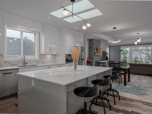 5814 Linley Valley Dr, Nanaimo, BC - Indoor Photo Showing Kitchen With Upgraded Kitchen