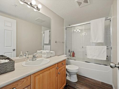 430-1088 Sunset Drive, Kelowna, BC - Indoor Photo Showing Bathroom
