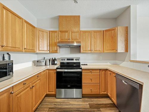 430-1088 Sunset Drive, Kelowna, BC - Indoor Photo Showing Kitchen
