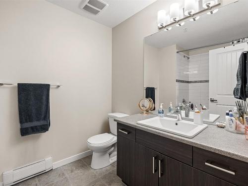 106-3733 Casorso Road, Kelowna, BC - Indoor Photo Showing Bathroom