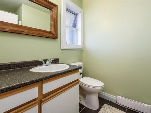 A-2350 Willemar Ave, Courtenay, BC - Indoor Photo Showing Bathroom