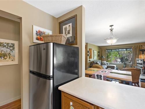3718 Argyle Way, Port Alberni, BC - Indoor Photo Showing Kitchen