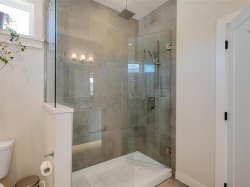9262 Rideau Ave, North Saanich, BC - Indoor Photo Showing Bathroom