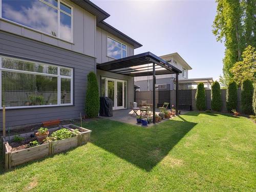 9262 Rideau Ave, North Saanich, BC - Outdoor With Exterior