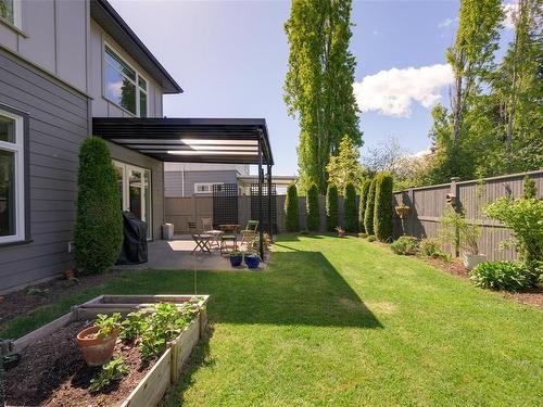 9262 Rideau Ave, North Saanich, BC - Outdoor