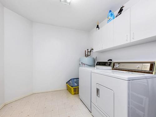 101C-540 Al Wilson Grove, Duncan, BC - Indoor Photo Showing Laundry Room