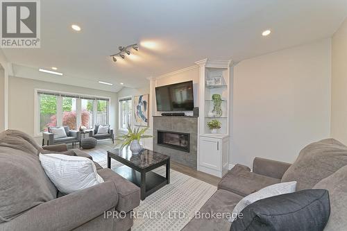 18 Burrows Court, Brampton, ON - Indoor Photo Showing Living Room With Fireplace