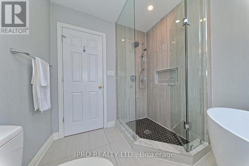 18 Burrows Court, Brampton, ON - Indoor Photo Showing Bathroom