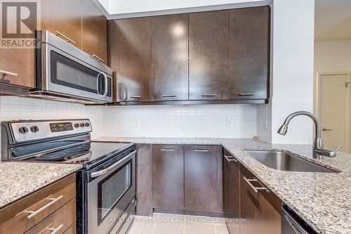 Th25 - 370 Square One Drive, Mississauga, ON - Indoor Photo Showing Kitchen With Upgraded Kitchen
