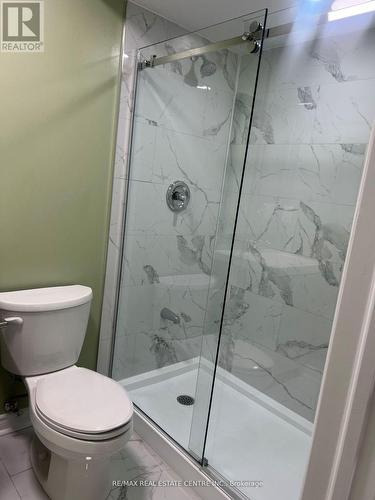 98 Fairwood Circle, Brampton, ON - Indoor Photo Showing Bathroom
