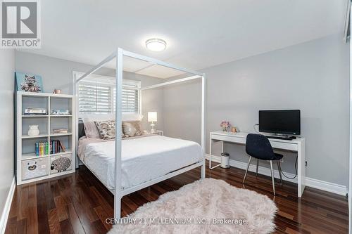 23 Howell Street, Brampton, ON - Indoor Photo Showing Bedroom