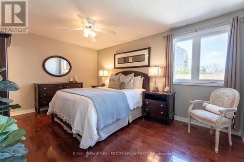 14 - 1160 Walden Circle, Mississauga, ON - Indoor Photo Showing Bedroom