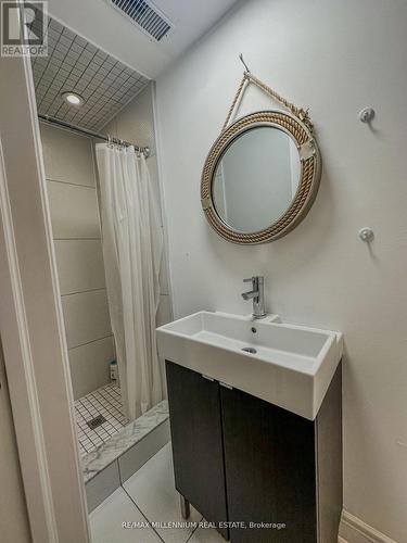 09 - 87 Irwin Road, Toronto, ON - Indoor Photo Showing Bathroom