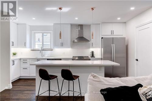 1311 Consort Crescent, Burlington, ON - Indoor Photo Showing Kitchen With Upgraded Kitchen