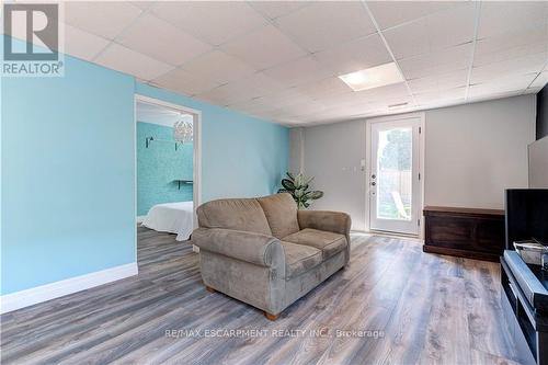 1311 Consort Crescent, Burlington, ON - Indoor Photo Showing Living Room