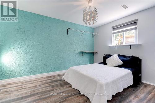 1311 Consort Crescent, Burlington, ON - Indoor Photo Showing Bedroom