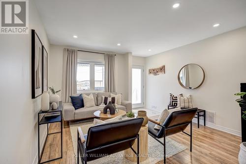 10 Innes Avenue, Toronto, ON - Indoor Photo Showing Living Room