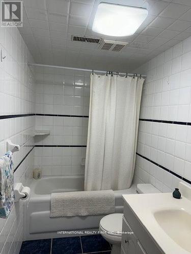6907 King Street, Caledon, ON - Indoor Photo Showing Bathroom