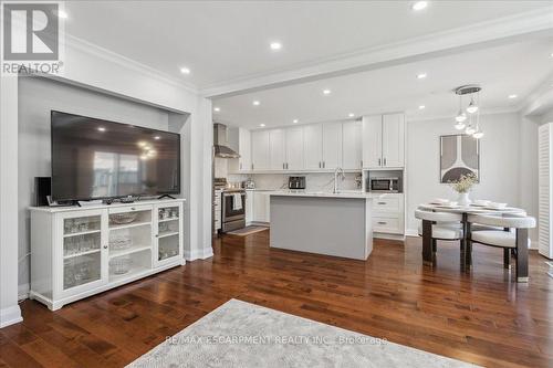 26 Babcock Crescent, Milton, ON - Indoor Photo Showing Kitchen With Upgraded Kitchen