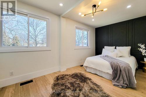602 Jennifer Crescent, Burlington, ON - Indoor Photo Showing Bedroom