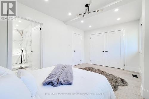 602 Jennifer Crescent, Burlington, ON - Indoor Photo Showing Bedroom