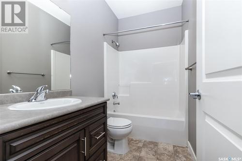 301 702 Hart Road, Saskatoon, SK - Indoor Photo Showing Bathroom