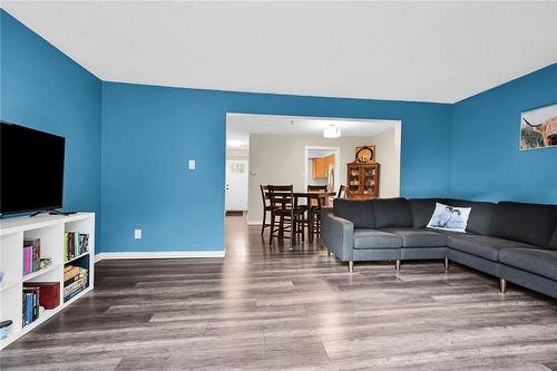 25 Bryna Avenue|Unit #N, Hamilton, ON - Indoor Photo Showing Living Room