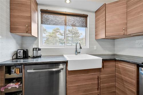 25 Bryna Avenue|Unit #N, Hamilton, ON - Indoor Photo Showing Kitchen