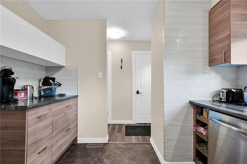 25 Bryna Avenue|Unit #N, Hamilton, ON - Indoor Photo Showing Kitchen