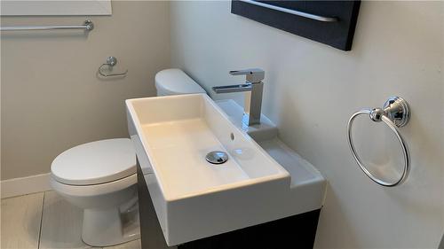 1544 King Street E|Unit #403, Hamilton, ON - Indoor Photo Showing Bathroom