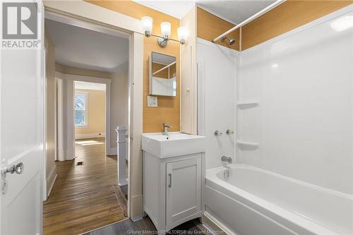 125-127 Steadman, Moncton, NB - Indoor Photo Showing Bathroom